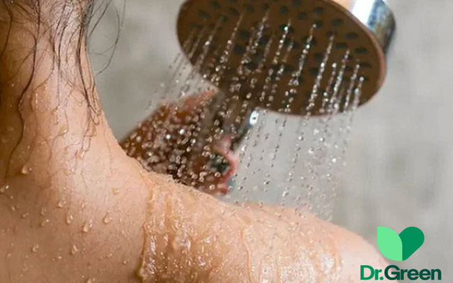 F0 không nên tắm, tắm có thể gây hạ oxy máu, nguy kịch – Có đúng không? Bác sĩ trả lời