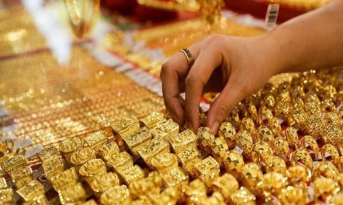 Vàng trong nước ngày càng đắt, cao hơn giá vàng thế giới tới 6,5 triệu đồng/lượng