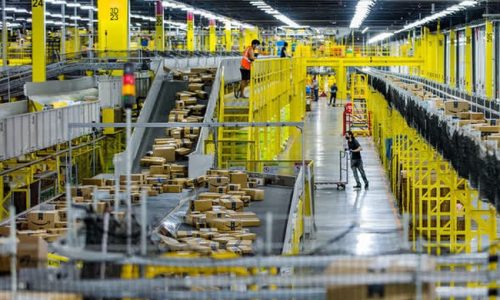 Cách Amazon trở thành công ty 1.000 tỷ USD: Suốt 25 năm sao chép sản phẩm của các nhà buôn, bán với giá rẻ hơn cả nửa, ép họ vào đường cùng, phá sản