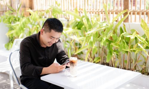 “Anh Phùng Thanh Hùng: Nghệ Thuật Quay Phim Cưới Và Đam Mê Trong Mỗi Khung Hình”
